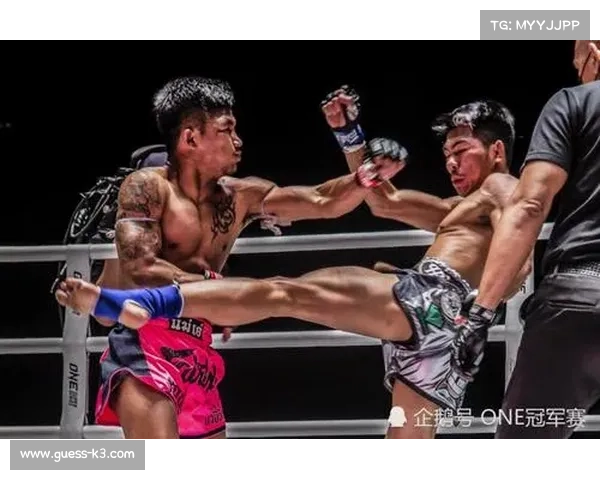 卡特罗尔十一回合KO埃苏曼，争议性重拳致对手翻出拳台